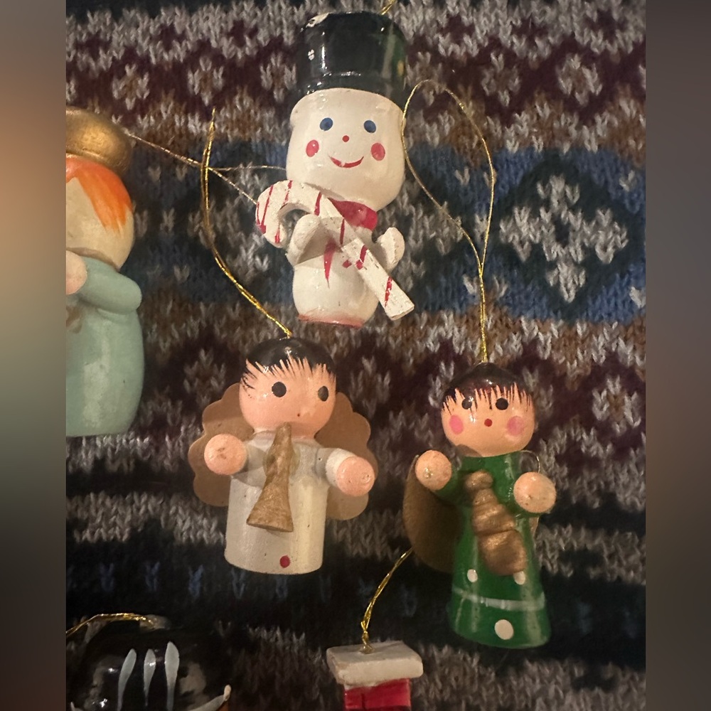 Large lot of Vintage Wooden Christmas ornaments - Picture 4 of 6